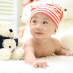 Bébé, tête plate, plagiocéphalie